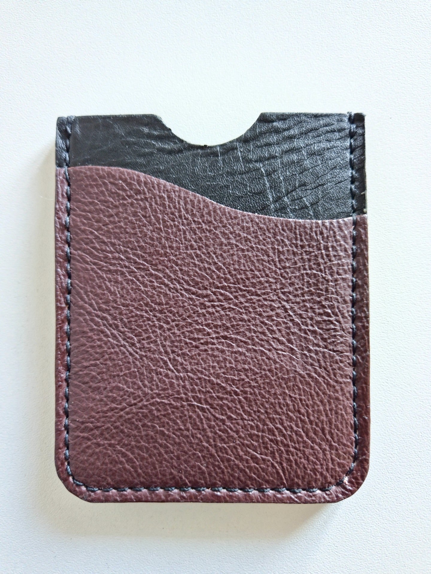Upcycled Leather Card Holder – Sustainable and Handcrafted Elegance