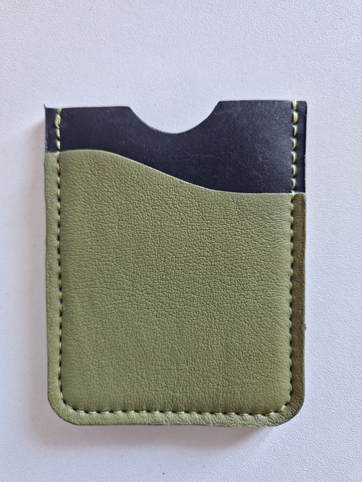 Upcycled Leather Card Holder – Sustainable and Handcrafted Elegance