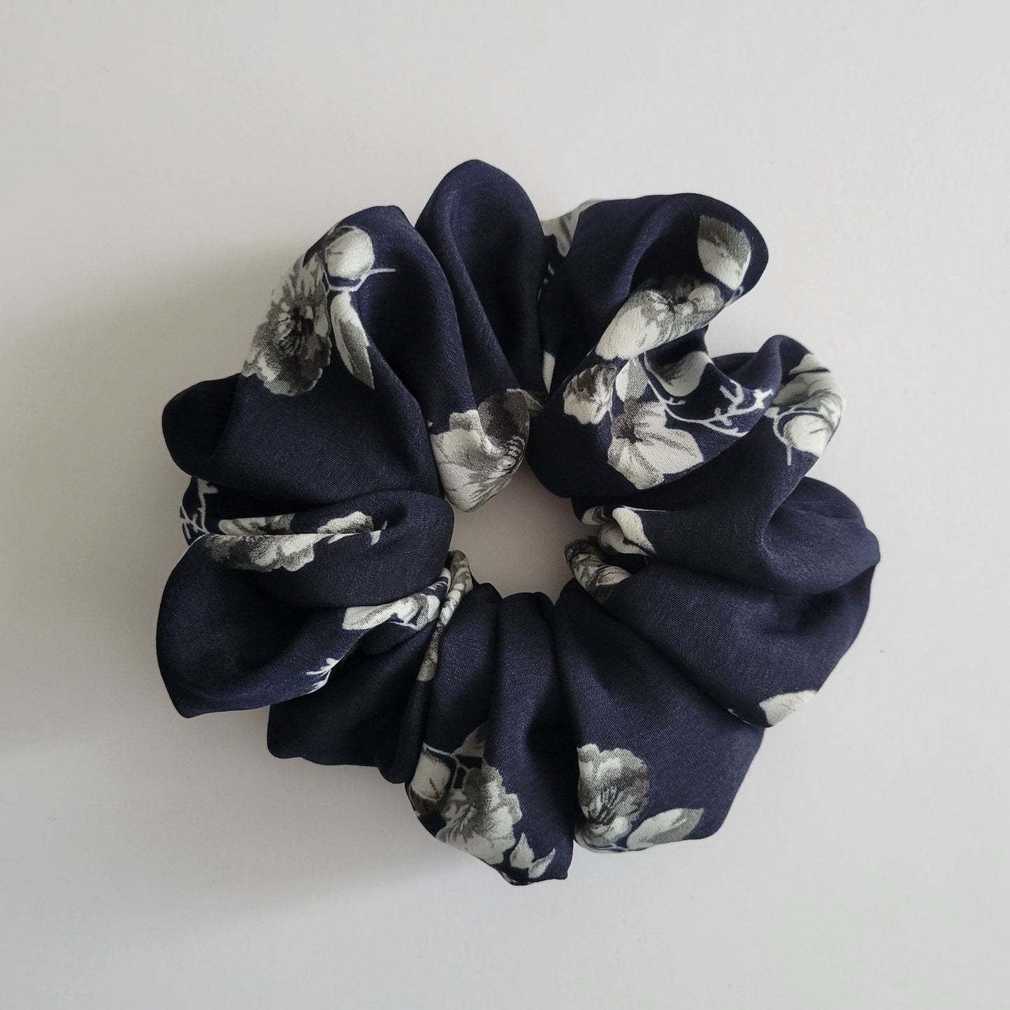ANNABELLE scrunchie