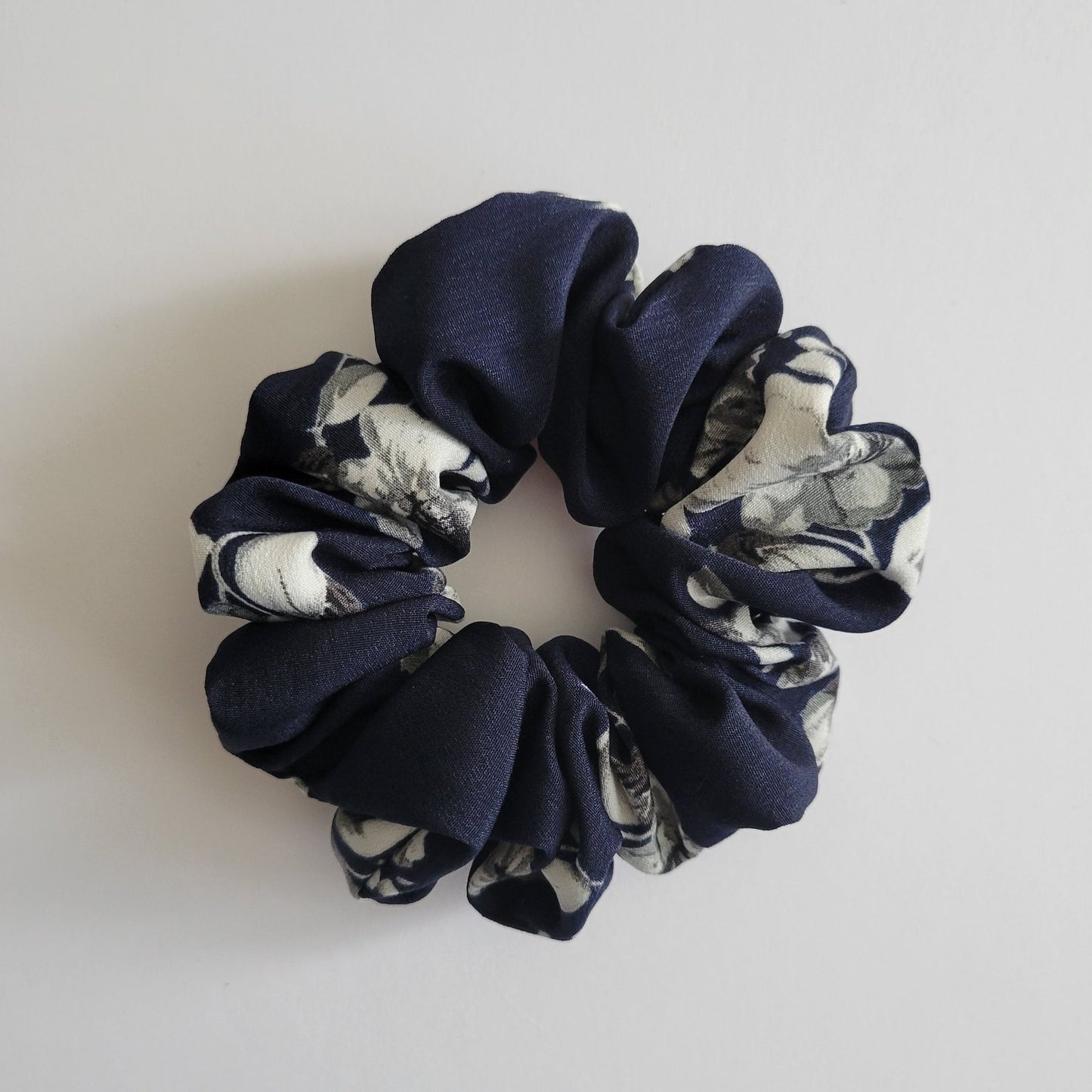 ANNABELLE scrunchie