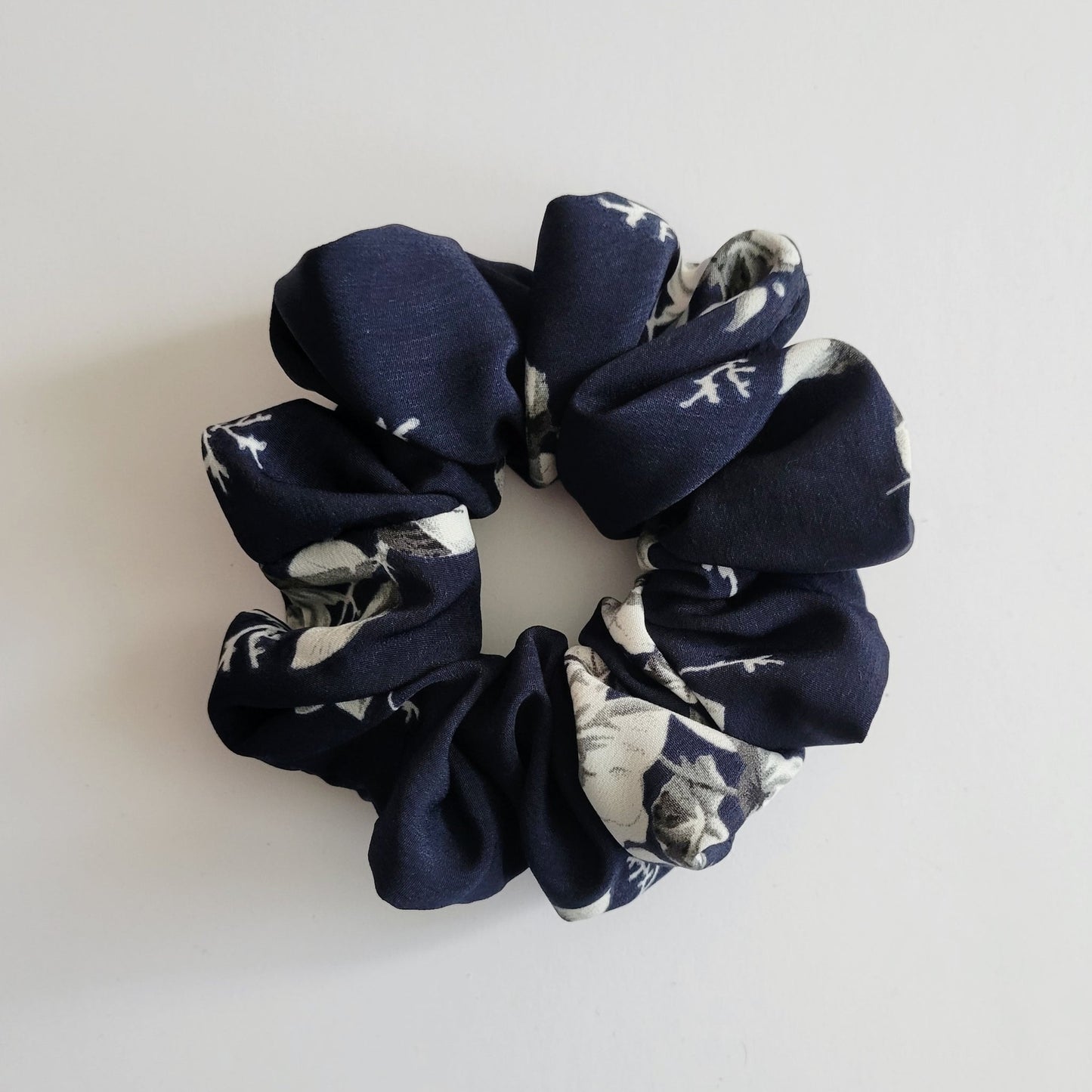 ANNABELLE scrunchie