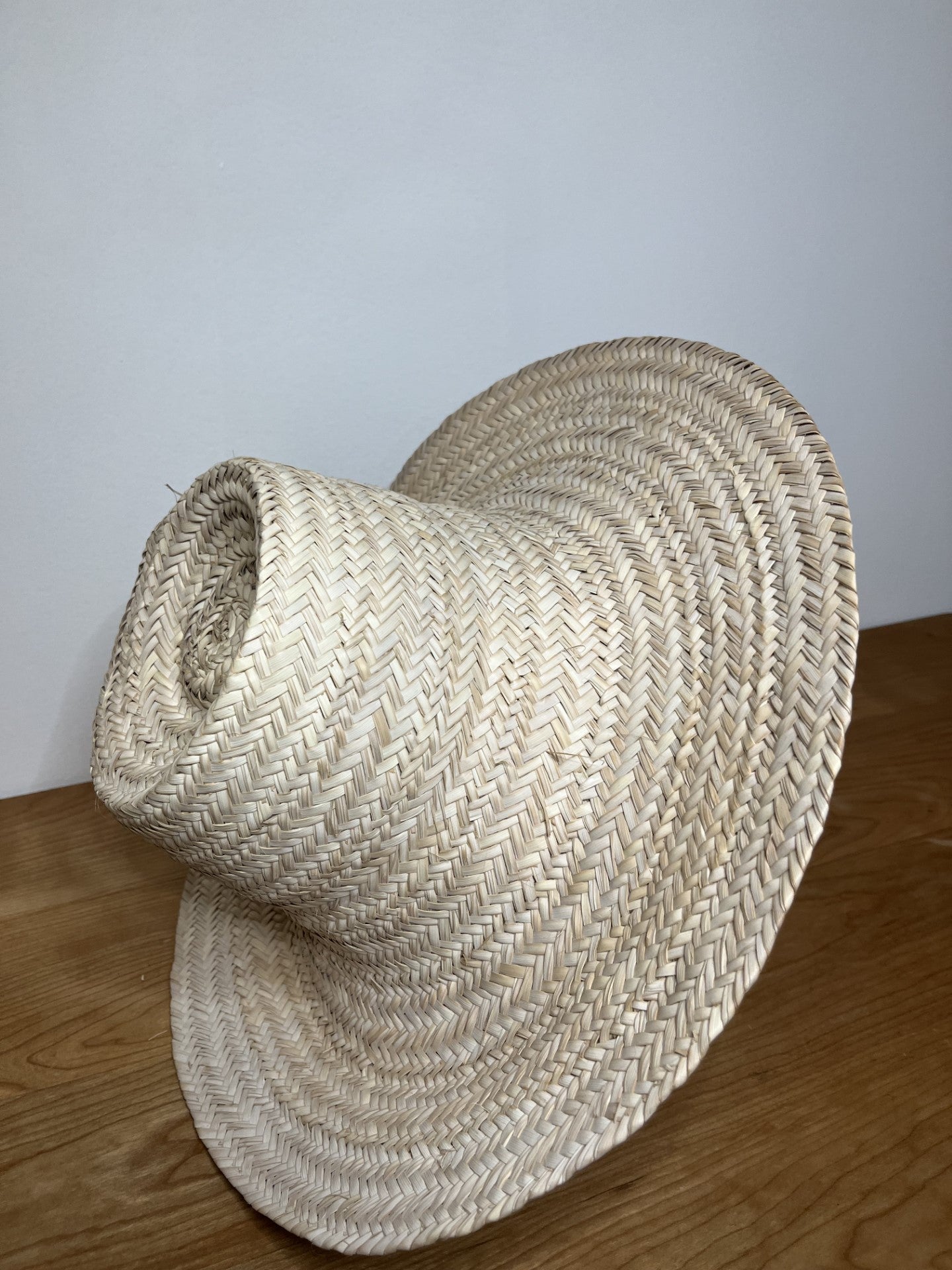 chapeau en feuille de palmier