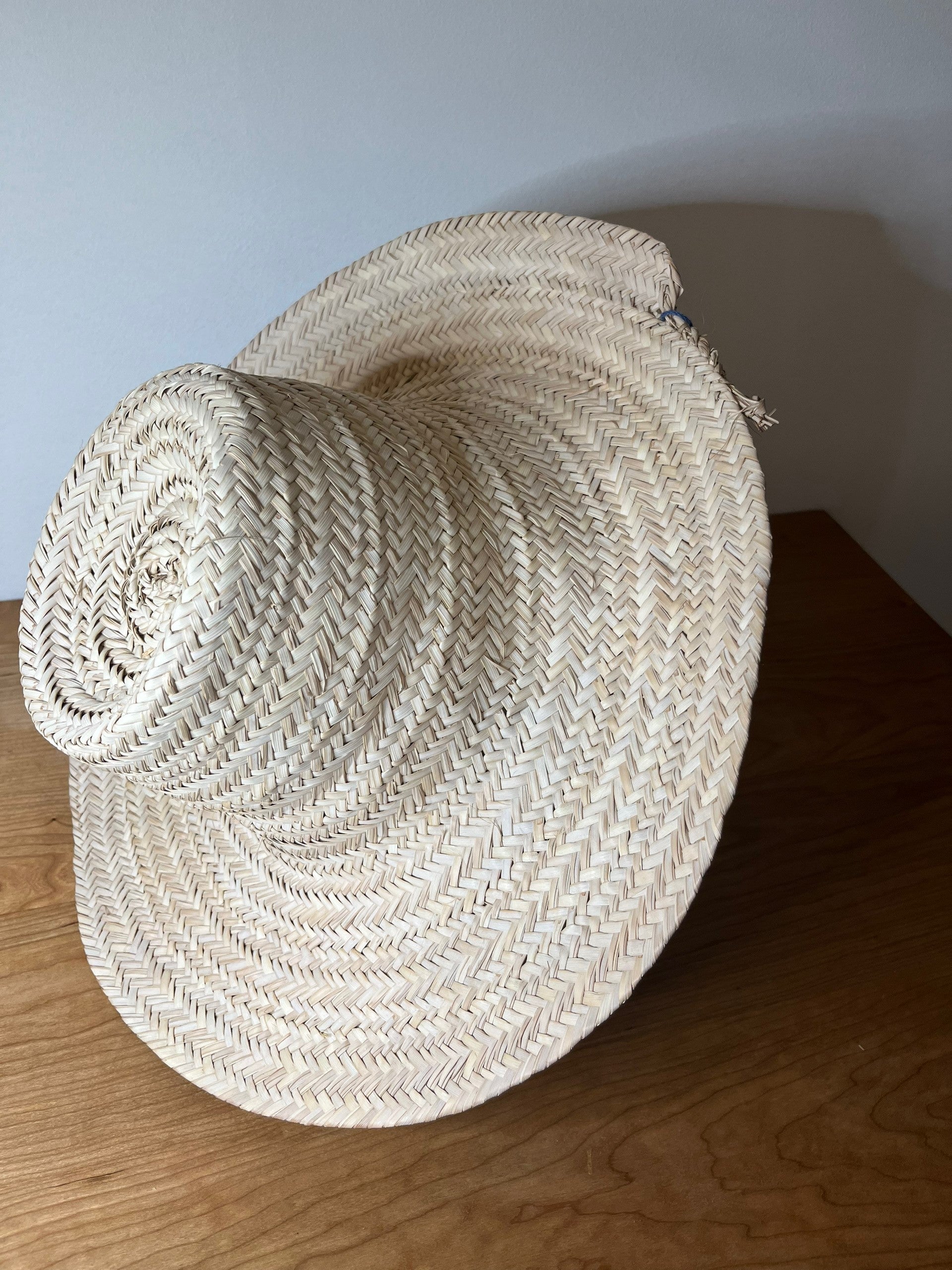 chapeau en feuille de palmier